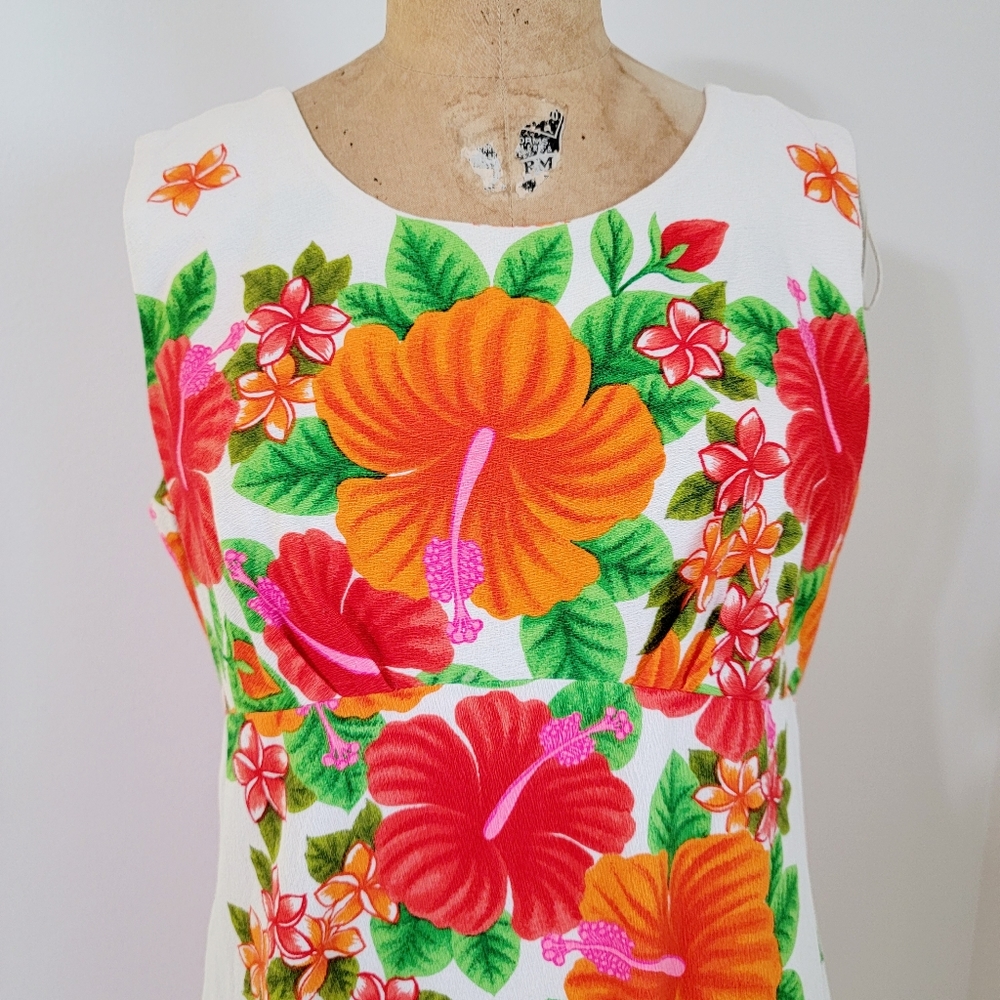 Vintage 1970's Pomare Hibiscus Print Midi Dress - Picture 2 of 5